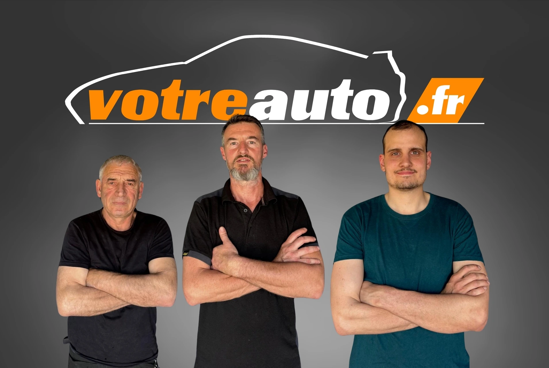 Atelier de réparation automobile avec un mécanicien expert travaillant sous une voiture sur un élévateur.